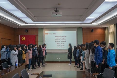 威斯尼斯人团委开展“学习近平总书记讲话，做合格共青团员”教育实践活动